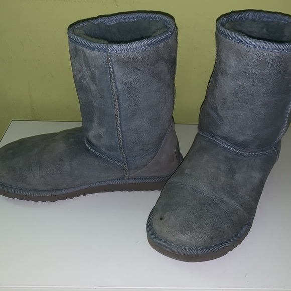 Ugg woman’s classic short rare blue size 6w - Picture 9 of 13